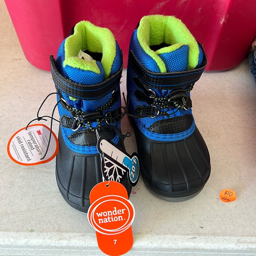 Wondernation winter boots size 7T